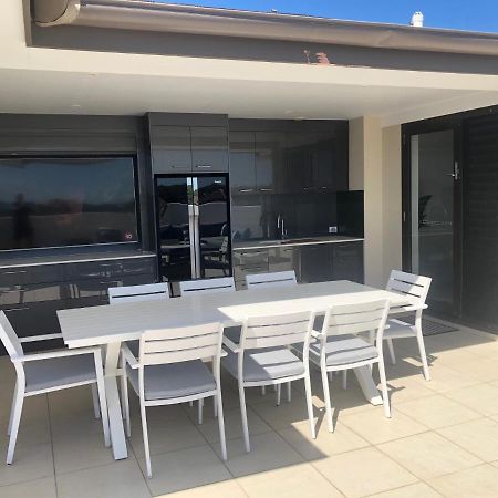 Grand Mercure Allegra Hervey Bay Exteriér fotografie Outdoor kitchen