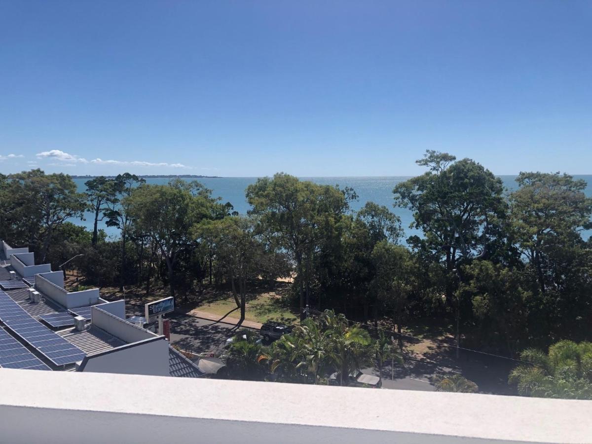 Grand Mercure Allegra Hervey Bay Exteriér fotografie View of Moreton Bay from the University of Queensland St Lucia campus